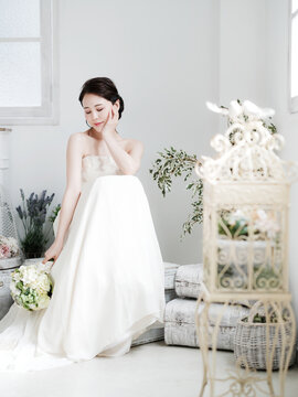ブライダルイメージ　ウェディングドレスを着た花嫁