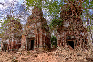 Fototapeta premium Prasat Pram Temple ruins at Koh Ker, Siem Reap, Cambodia