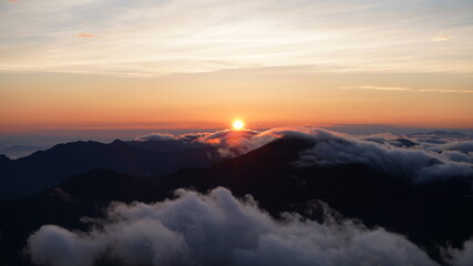 石鎚山　山頂からの夜明けからの日の出
