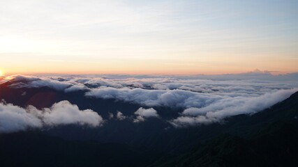 石鎚山　山頂からの夜明けからの日の出