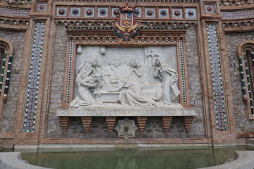 Detail of the high relief of the Lovers on the «Staircase of the Station» in Teruel, the work of the Segovian sculptor Aniceto Marinas (1921)