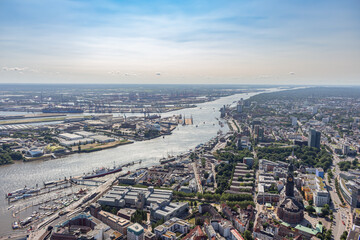 Obraz na płótnie Canvas Luftbilder der Hansestadt Hamburg