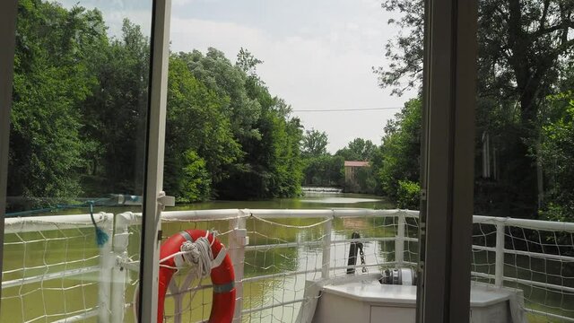 Tourist boat trip on the Baise river in condom 4k


