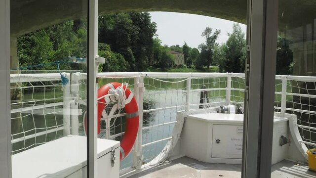 Tourist boat trip on the Baise river in condom 4k


