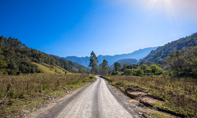 Fototapeta premium Estrada de terra em área rural no sul do Brasil.