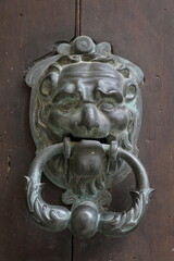 Heurtoir ancien &agrave; Uz&egrave;s