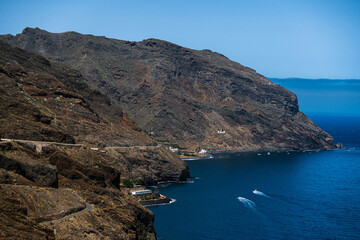 Fototapeta premium view of the sea and mountains