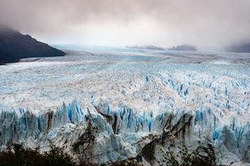 Ice tongue descending from the Pietrobelli hill, transforming into the Perito Moreno glacier