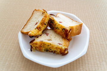 オニオンチーズブレッド