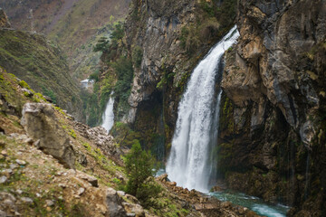 Fototapeta na wymiar Kapuzbasi waterfalls in Aladaglar National Park in Turkey