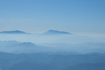 雲海と北アルプスの山々。Panoramic view of sea ​​of ​​clouds at Japanese North Alps. Mt.Shirouma