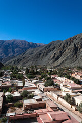 en salta, tucuman, argentina hay lugares que entre ruinas dan vida a la cultura del interior, indigenas, las iglesias, el cerro de los 7 colores, sus montañas, hacen magia © andrea