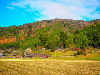 美山かやぶきの里と神社の秋の風景