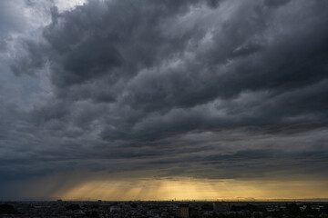 Fototapeta premium 層積雲と天使のはしご