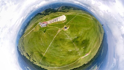 Das Chasseral bei trüben Wetter im Berner Jura, Schweiz (Juli 2021) 