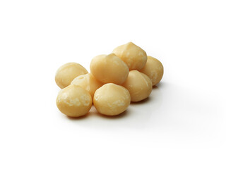 bunch of peeled macadamia nuts