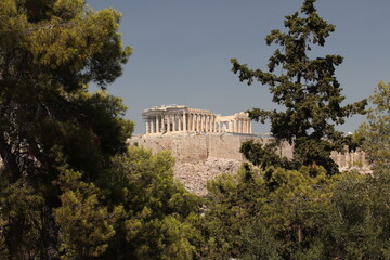 Fototapeta na wymiar The Parthenon on the acropole of Athens