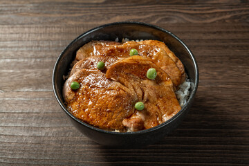 豚丼
