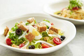 Oil pasta and vegetable salad 