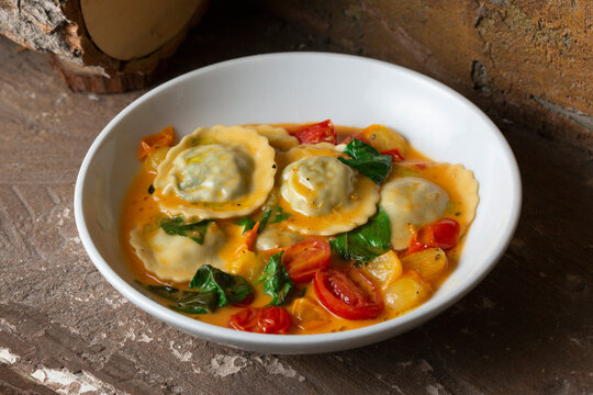 Ravioli in tomato sugo
