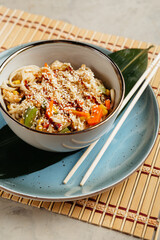 noodles with chicken and vegetables