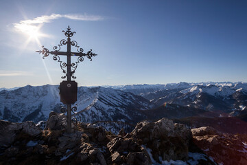 Obraz premium Summit cross of Auerspitze mountain in Bavaria, Germany