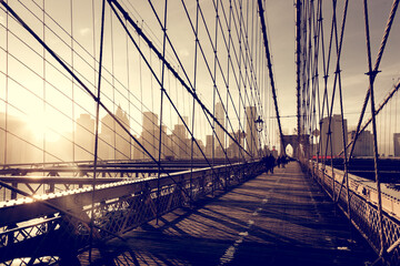 Obraz premium Brooklyn bridge at sunset, New York City.