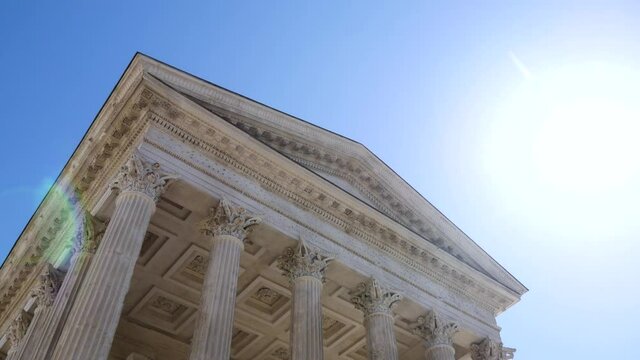 Maison Carr&eacute;e N&icirc;mes