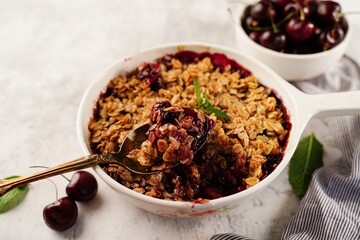 Cherry crisp - cherries oats bake