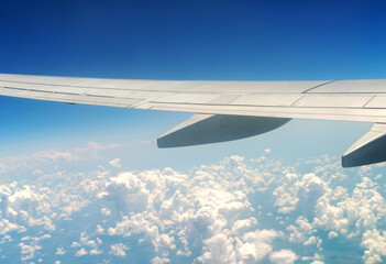 Obraz premium Sky view with clouds from the window of an airplane