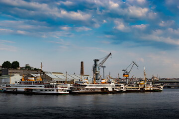 Fototapeta na wymiar Shipyard with ships in Istanbul. Turkey.