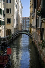 Fototapeta na wymiar gondolas and houses in Venice