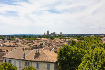 Obraz premium Vue sur la ville de Beaucaire depuis les remparts du Château de Beaucaire (Occitanie, France)