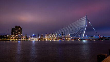 Fototapeta na wymiar Erasmusbrücke Rotterdam