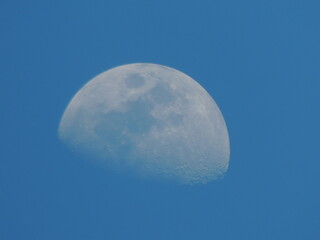 moon in the day,