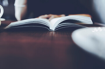 読書をする人