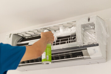 air conditioner cleaning with spray foam cleaner