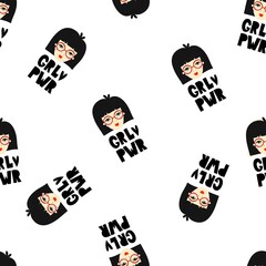 Grl Pwr (или Сила Девушки). Бесшовный узор с каракулями и рукописными надписями от руки для ткани, оберточной бумаги и декора. Мотивация и феминизм