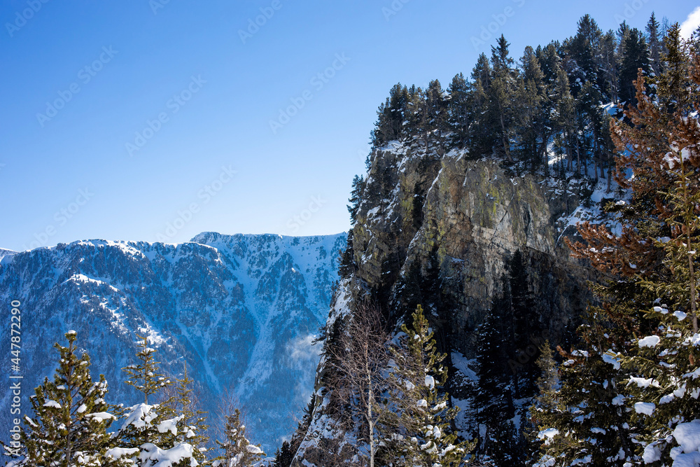 Wall mural snow covered mountains