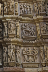 カンダーリヤ・マハーデーヴァ寺院の彫刻（カジュラホ）
