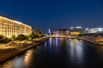 Fototapeta premium Night view of Geneva city in Switzerland
