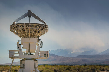 Owens Valley Desert Mountains, California Radar Dish Observatory Wildfire  Fire Lone Pine - obrazy, fototapety, plakaty