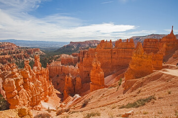 View of the Bryce Canyon landscape seen from the Navajo Loop