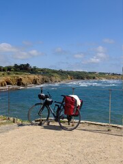 bicyclette pour voyage à vélo avec sacoche
