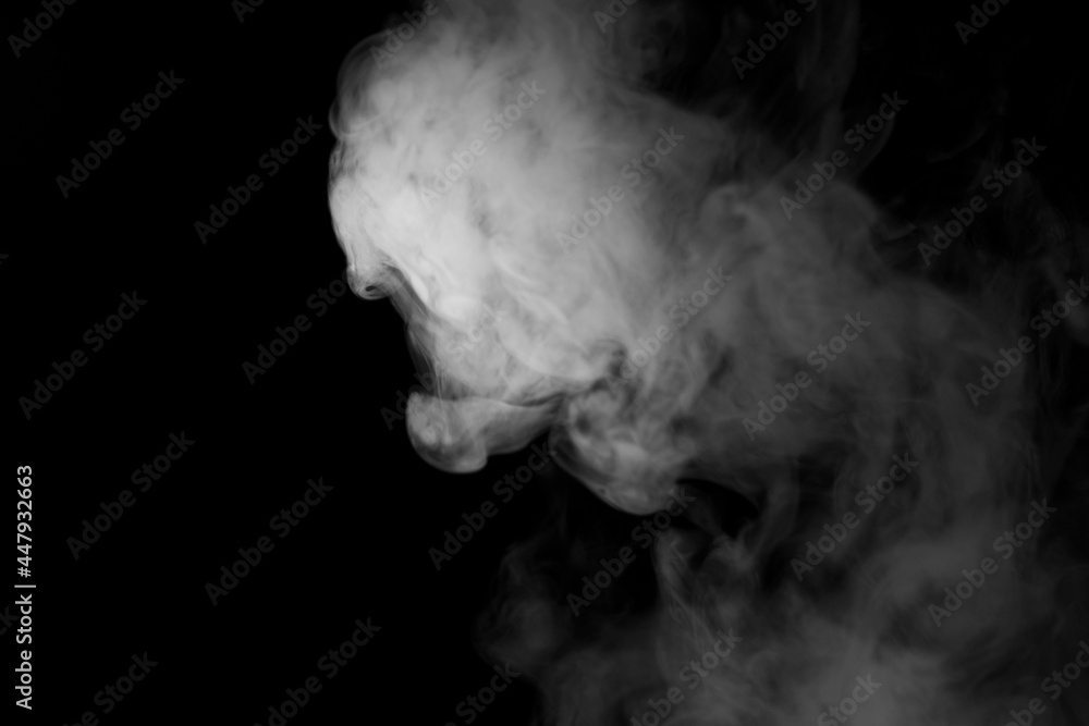 Poster white smoke on black background for overlay effect. a realistic smoke effect for creating an intense