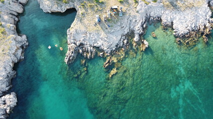 Küste mit Autocamp am Meer