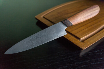 Damascus kitchen knife