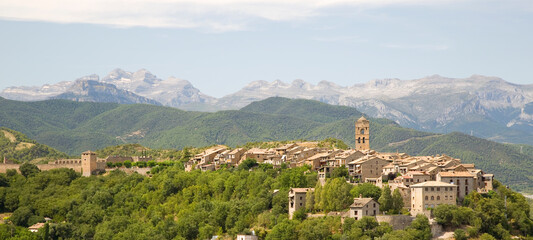 View of Ainsa, a beautiful town located in Pyrenees mountains, Huesca, Aragon, Spain. - obrazy, fototapety, plakaty