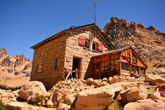 refuge frey cerc de san carlos de bariloche