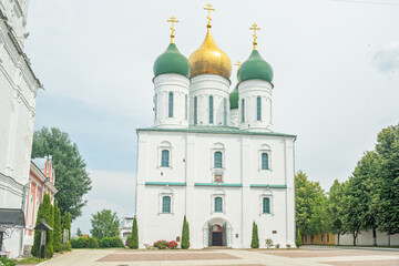 Fototapeta na wymiar Assumption Cathedral in the Kremlin in the city of Kolomna in Russia